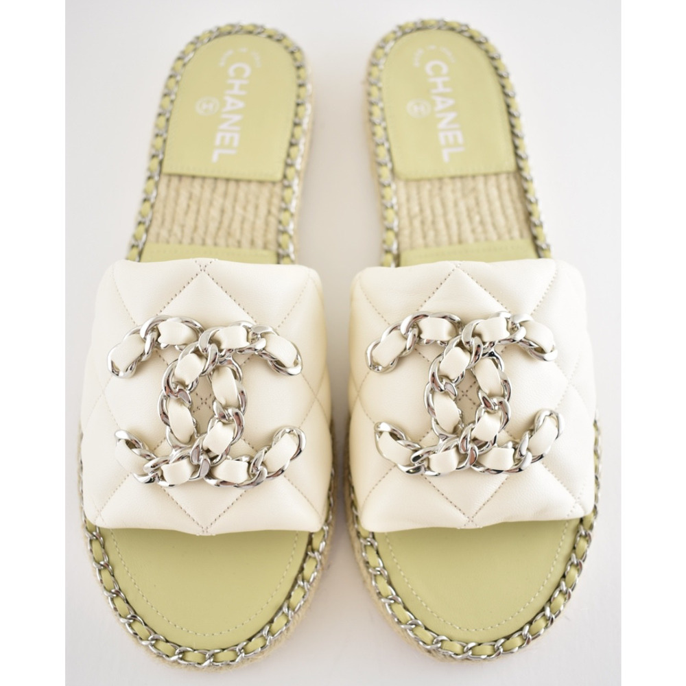 Chanel 25P Ivory Quilted Leather Chain CC Logo Slide Sandal Espadrille Flat 41 - Picture 3 of 16